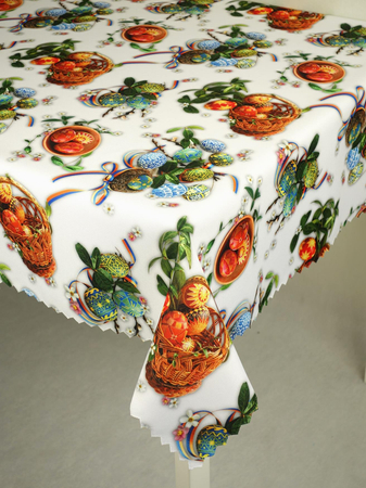 Wielkanocny obrus "Koszyczek W18" - ząbek, Koło średnica 110 cm