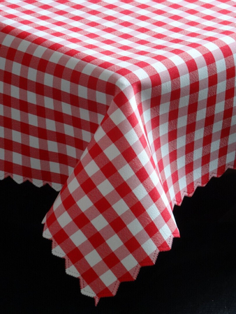 Obrus "Kratka" czerwony - ząbek