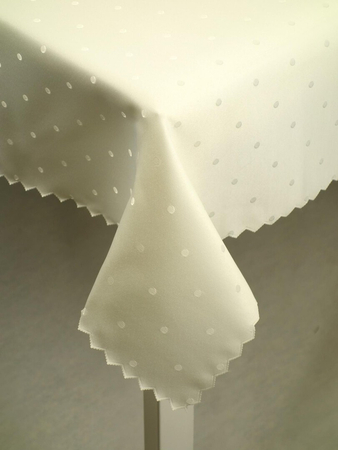 Obrus "Kropka" ekri - ząbek