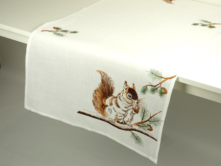Bieżnik haftowany 60 x 120 cm - wiewiórka  biały