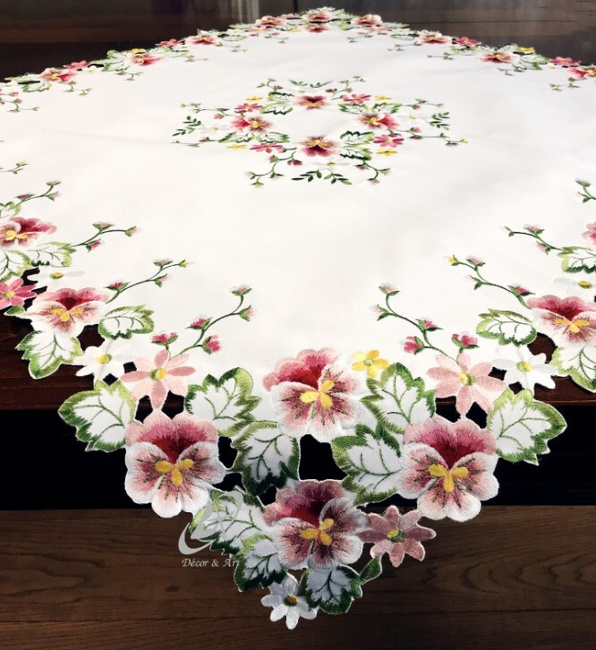 Serweta haftowana  85x85 cm - D-18020B