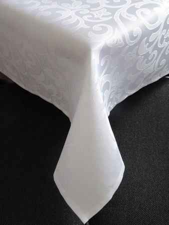 Obrus "Pnącza" biały - podszyty