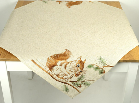 Serweta haftowana 85x85  - wiewiórka naturalny