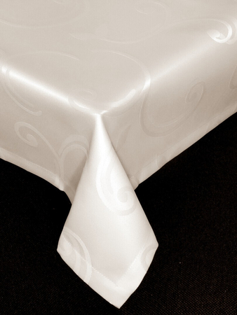 Obrus "Powój ekri" - podszyty