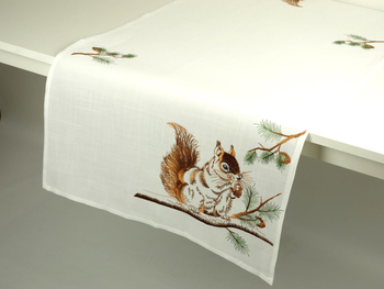 Bieżnik haftowany 60 x 120 cm - wiewiórka  biały